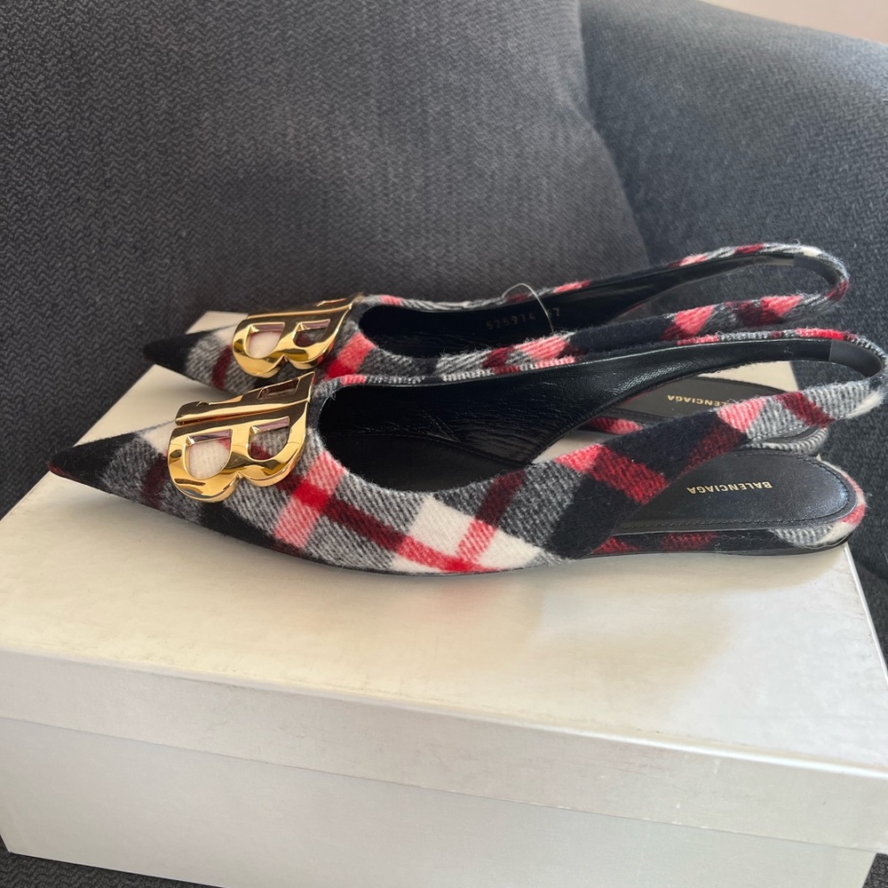 Balenciaga - Picture 2 of 2